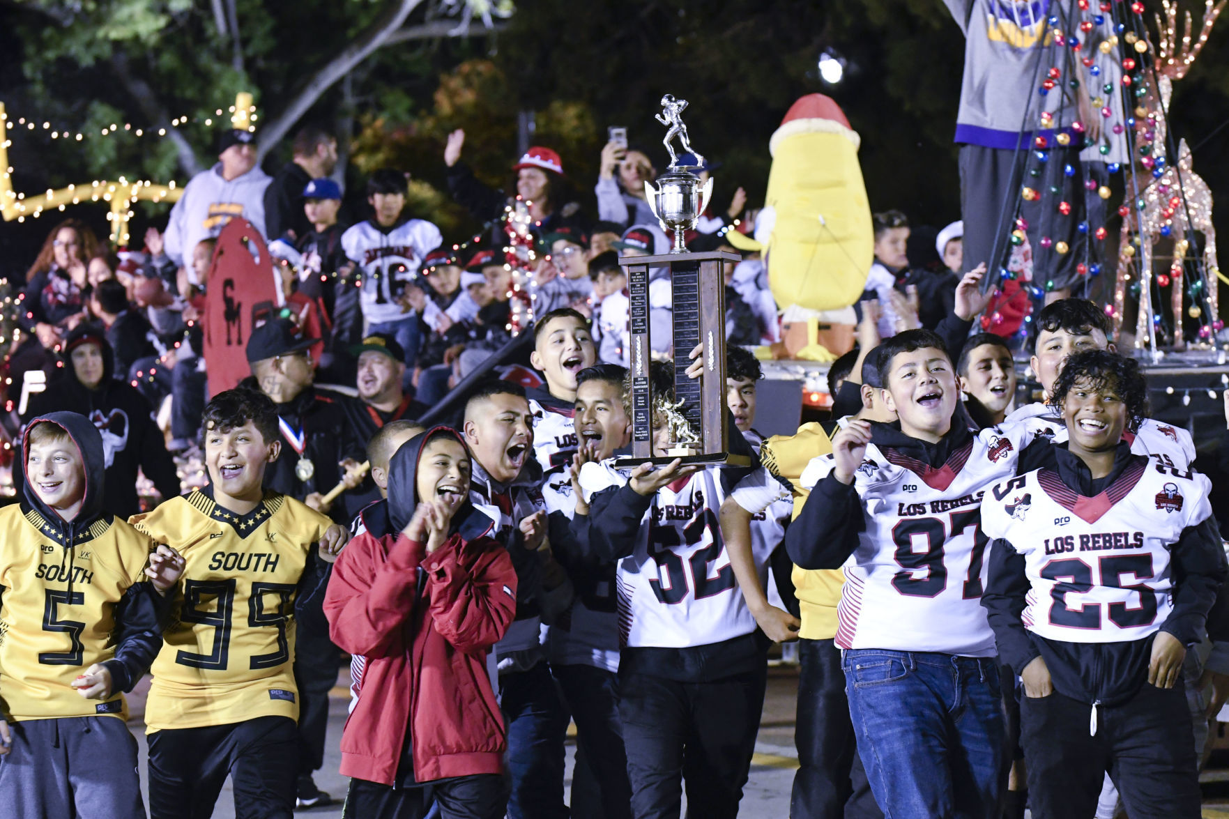 120719 SM Parade of Lights 62.jpg